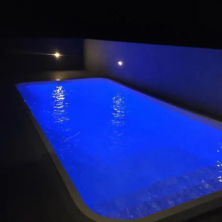Athinama Luxury Vári